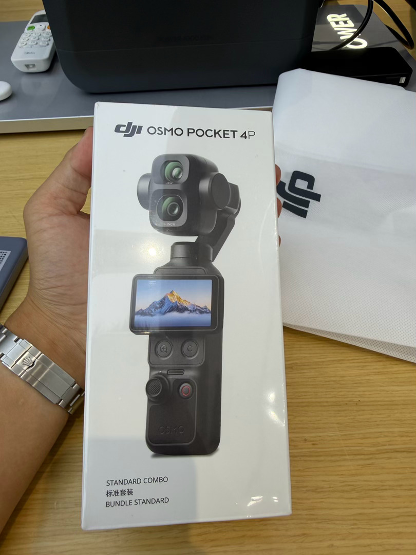 再来取一台大疆 Pocket 4P，每次来荟聚都觉得经济完全没下行，大家都在消费