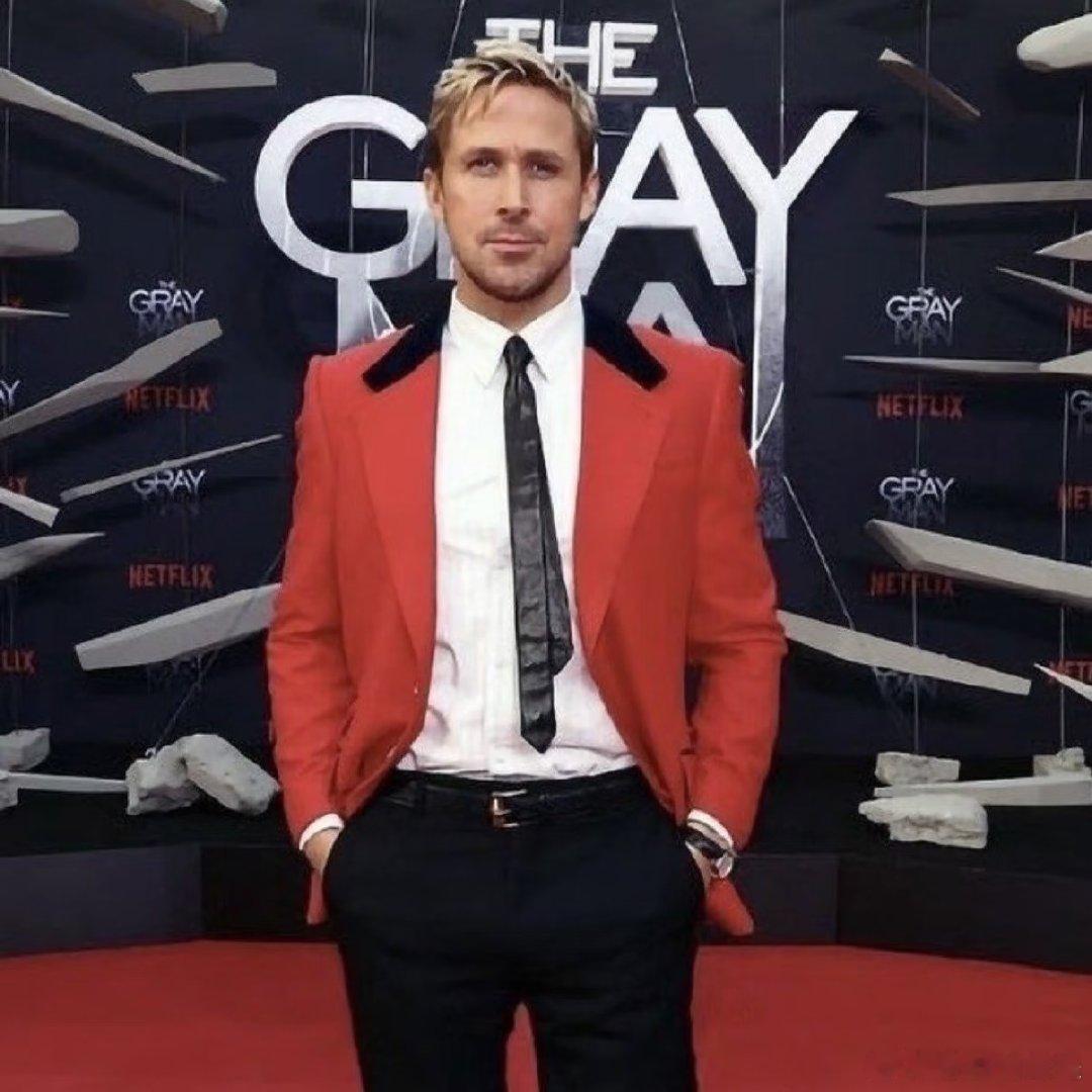和高司令的“the gay”这个经典表情包如出一辙 凯恩叔叔难得体面一回，不兑，