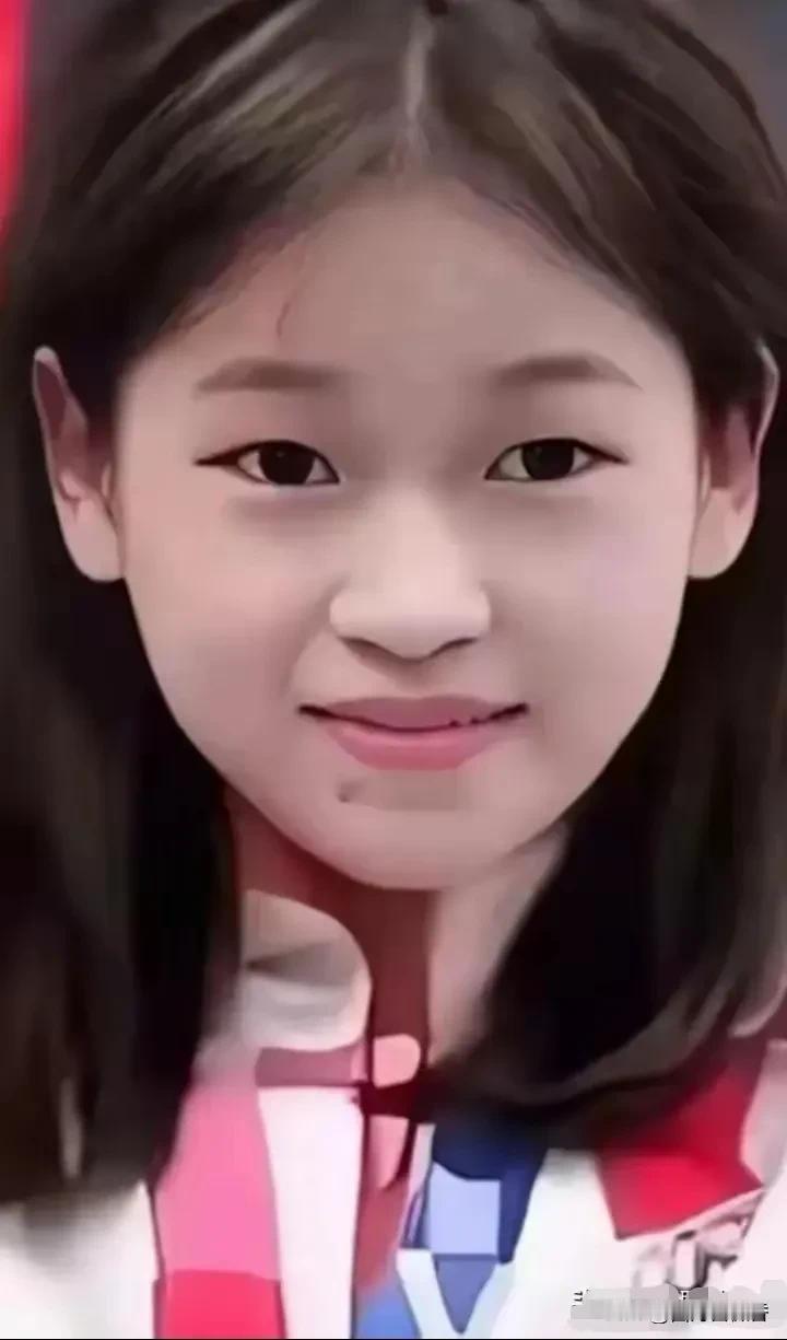 不接受反驳，这张照片才是最美的全红婵！高鼻梁、一字唇、清澈明亮的双眼、加上恰到好