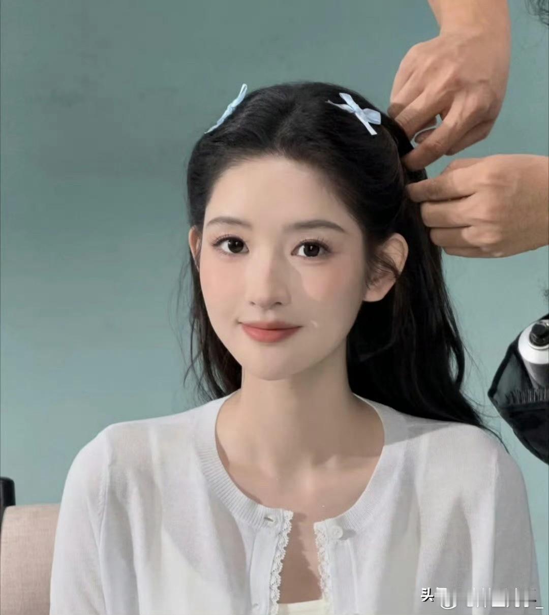 杨玏今天应该很难过吧
因为王玉雯有新的对象了
他们才分手一年，在一起6年，婚房都