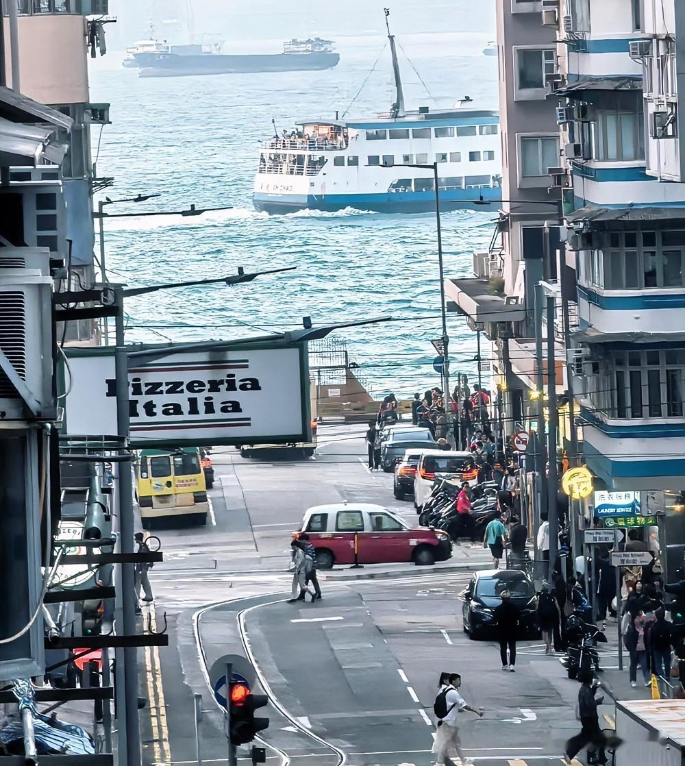 为啥大街上随处可见30万的车，可真要当场掏出30万现金，十个里九个拿不出来？
