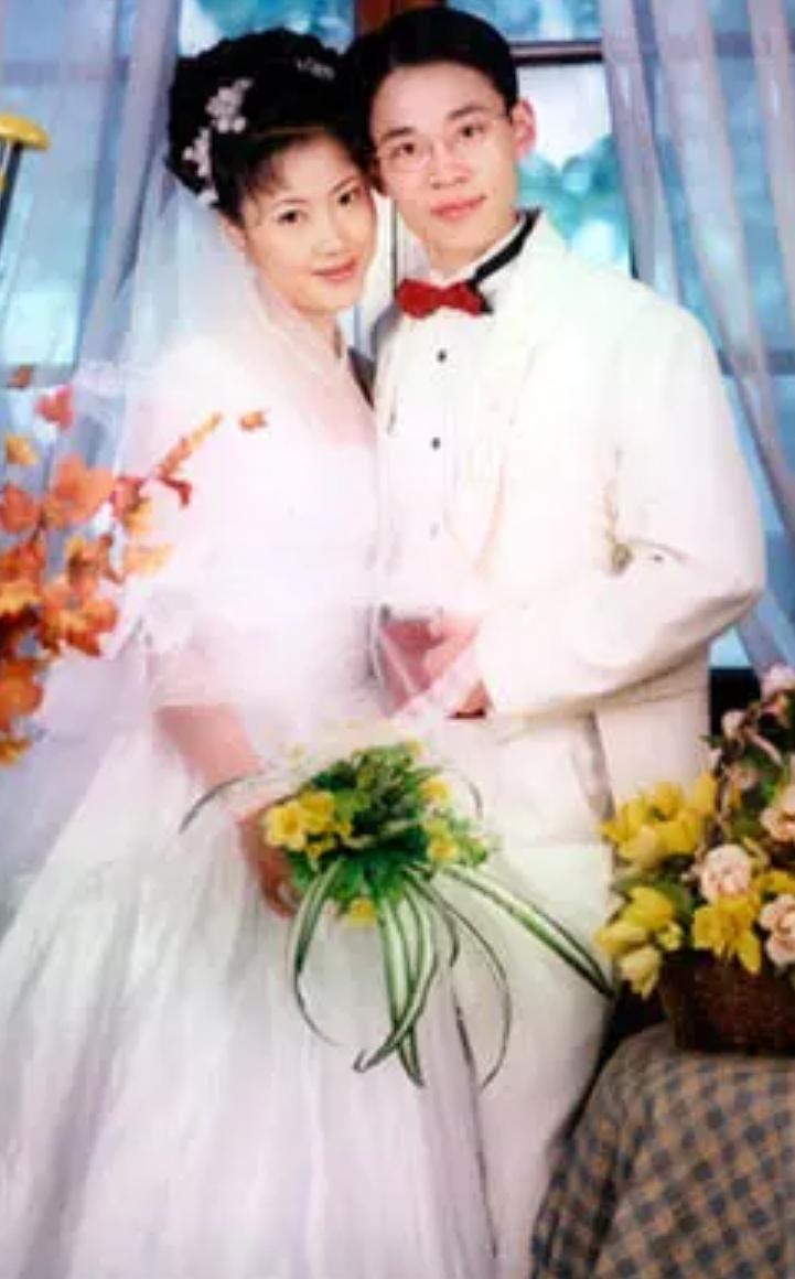 不结婚真的好吗？这事儿不能一概而论。现在不少年轻人觉得不结婚超自在。男人不用听老