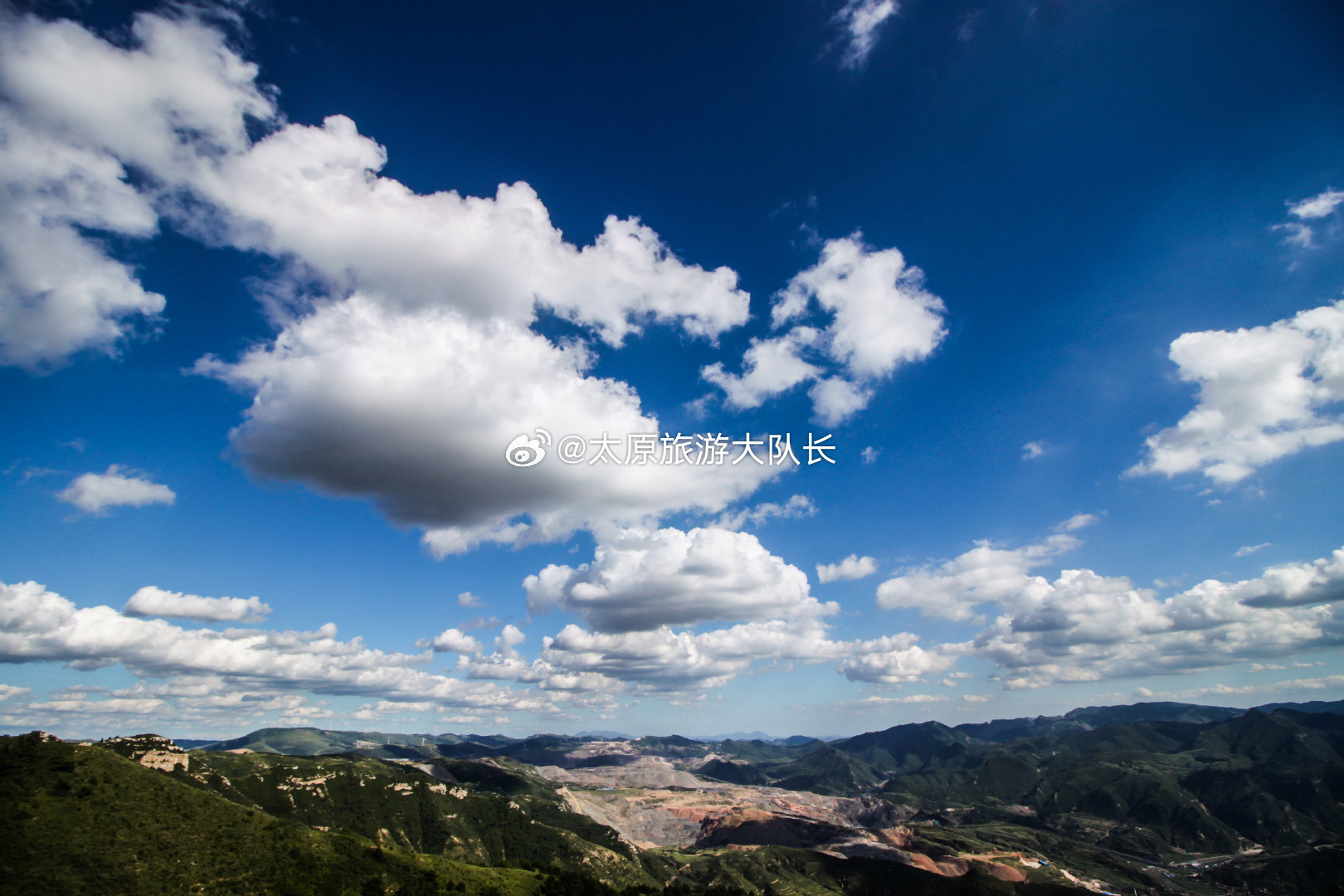 恒山景区严禁游客擅自进入未开放区域   5月27日，恒山景区发布通告，严禁游客擅