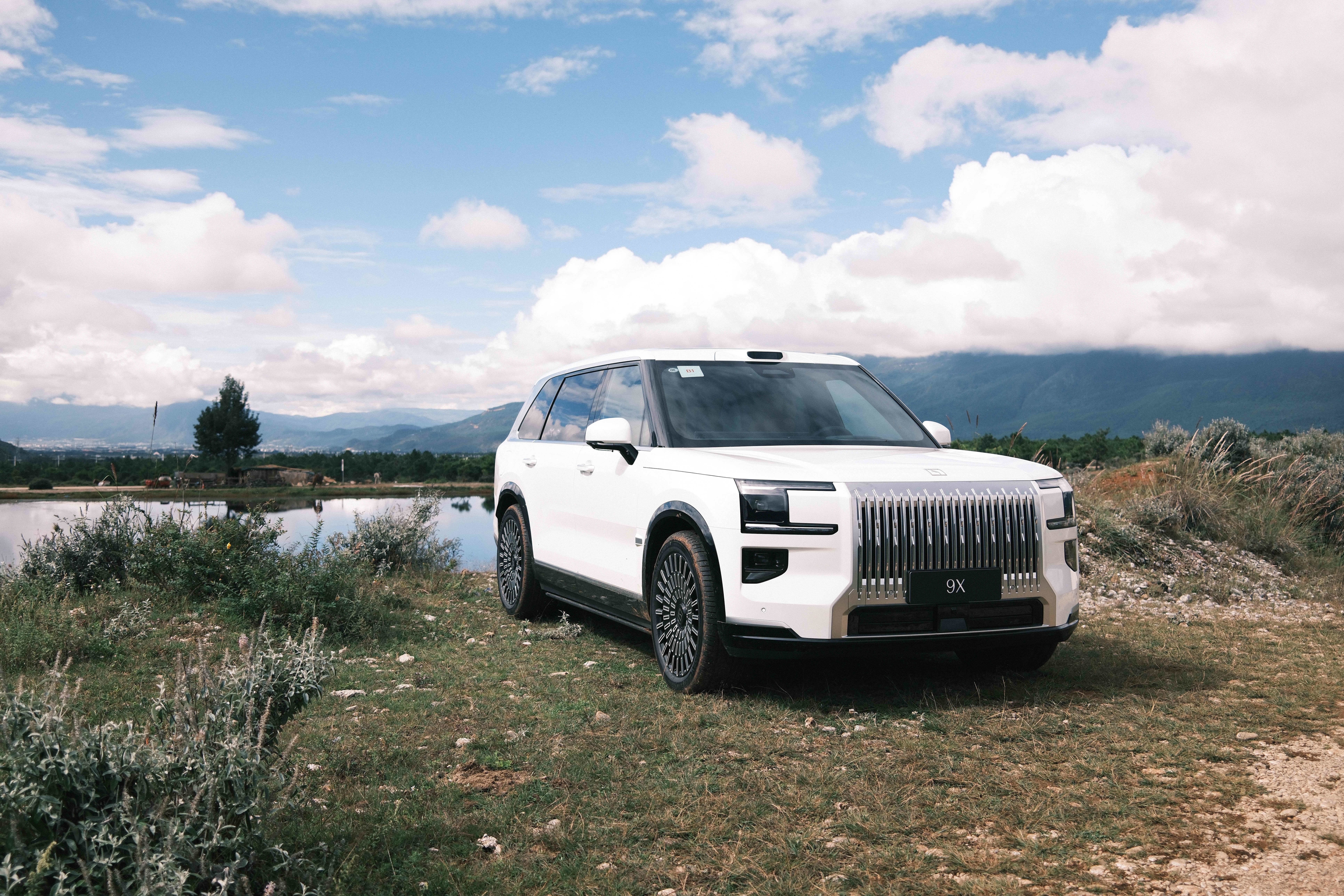 极氪9X 是我少数开了之后比看参数更惊喜的。上市一个多月，9X 已交付破万，11