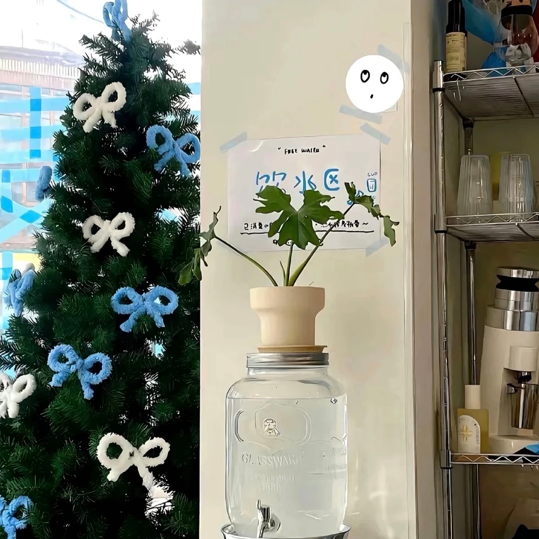 朋友圈背景图｜蓝色系背景图｜人与人之间需要多少片涟漪才能长流 