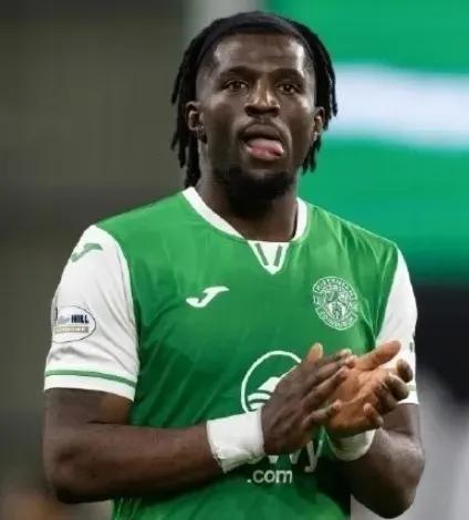 “不犀利”也成，这名字影响前锋不影响中卫
山东泰山的中卫无限接近刚果国教布希里，