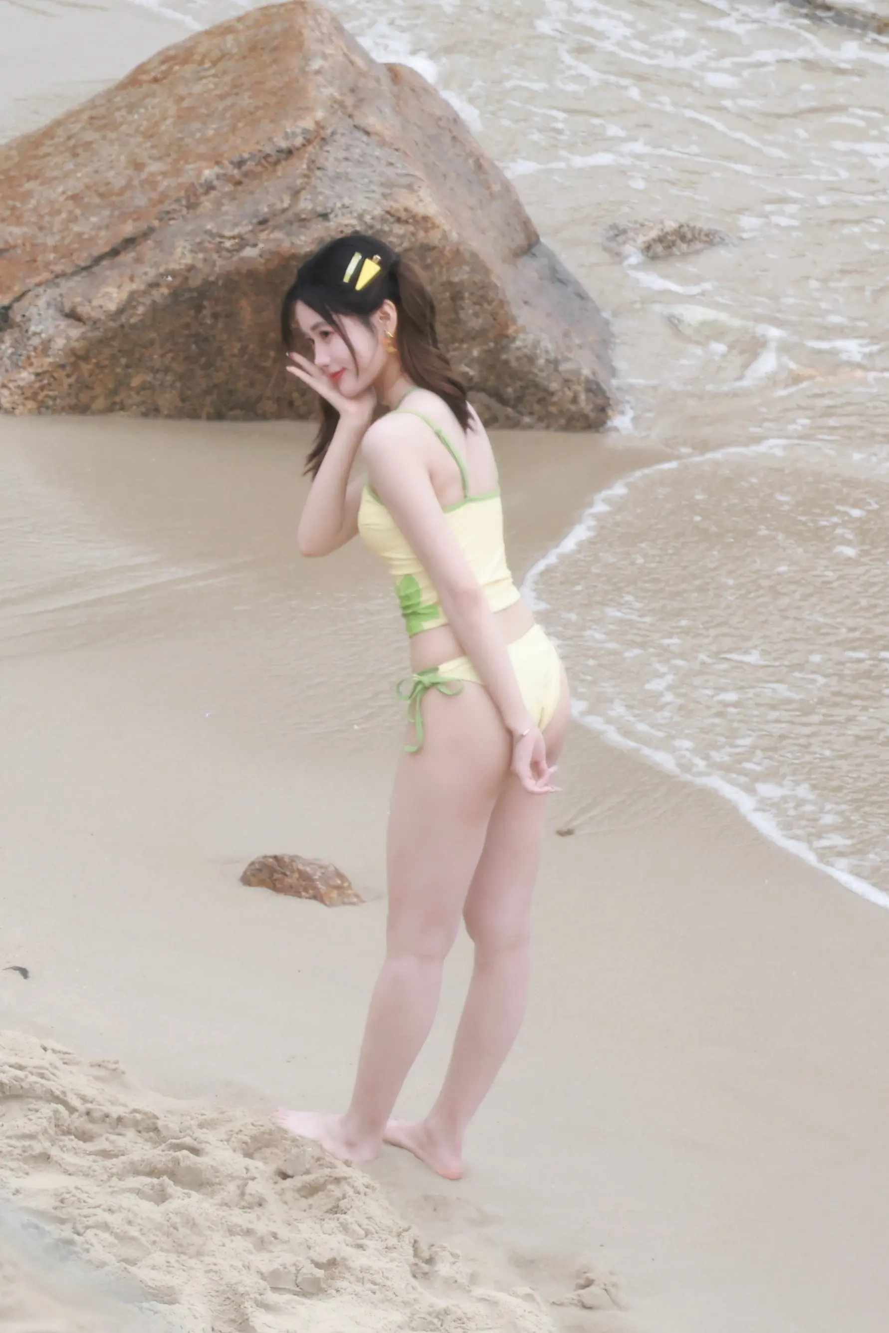 郑照暄 水着