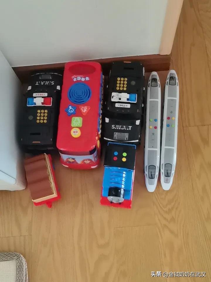我家大宝小柚子的幼儿园，他在的班上有一个习惯，就是一个孩子过生日，这个孩子的家长
