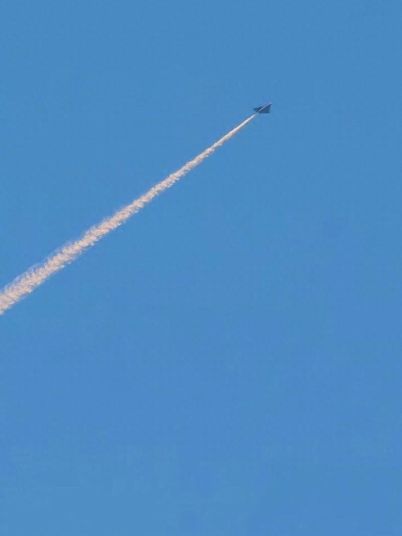 美国空军没退路了！因为中国的歼-36已经开始“空中放油”了。
 
3月27日，一