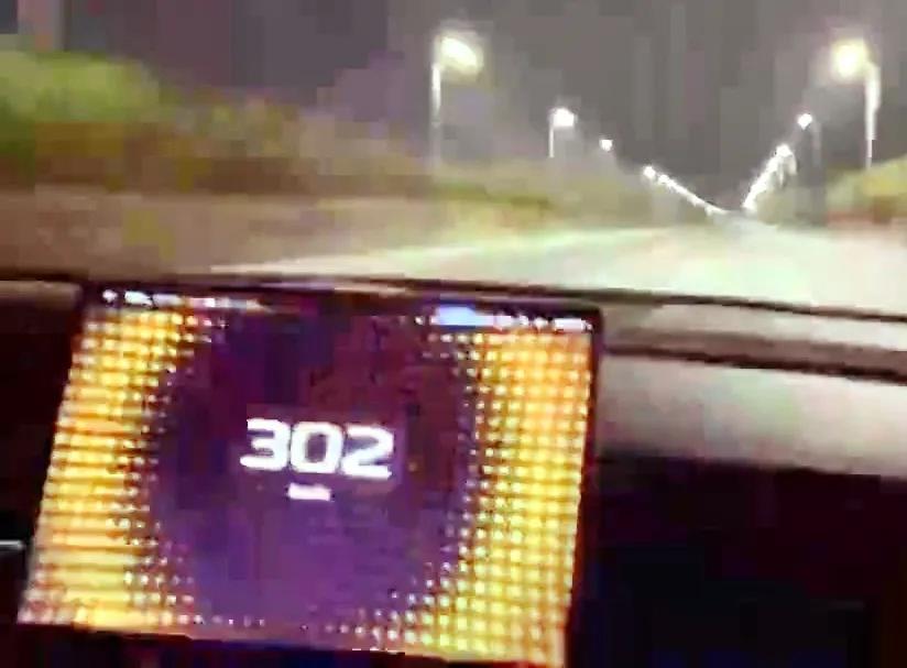 深夜在市区开小米SU7 Ultra飙车到302km/h的车主已经被抓，车子没问题