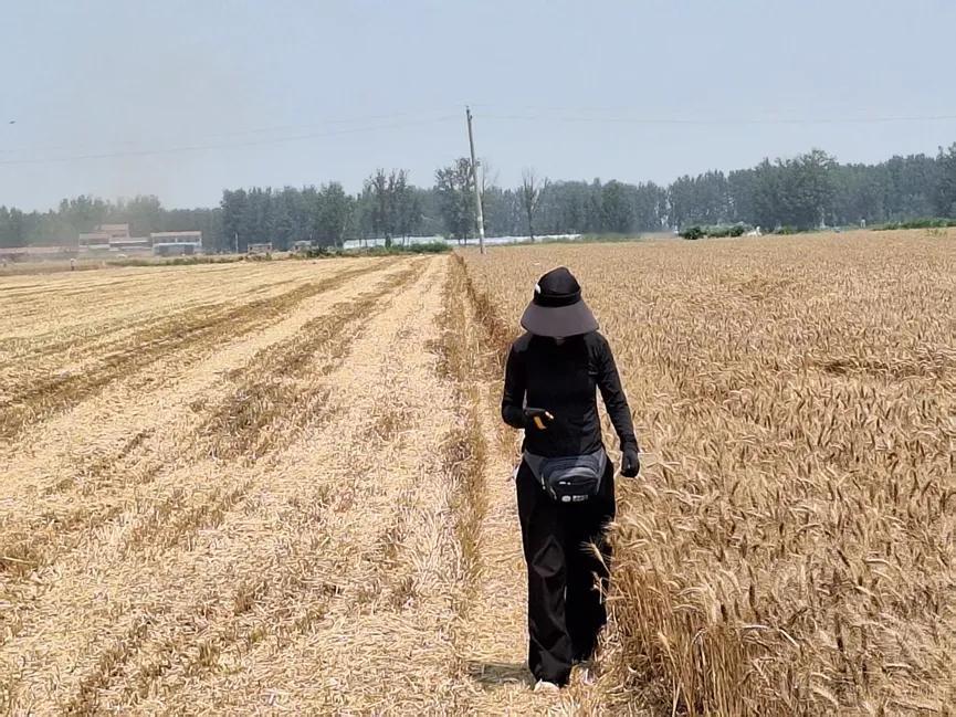 “他们说我可以，但说我孩子不行。”

这句话，是21岁的郭凯迪面对凤凰网《风暴眼