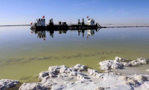 总价值超10万亿，能让全人类吃1000年的青海察尔汗盐湖，究竟多美

麻烦看官老