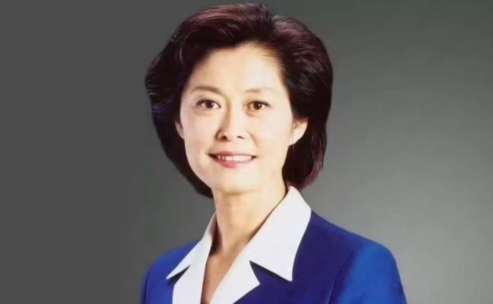 知名主持人敬一丹被传离世，知情人曝最新状况：还在抢救中。7月23日深夜毛大庆在社