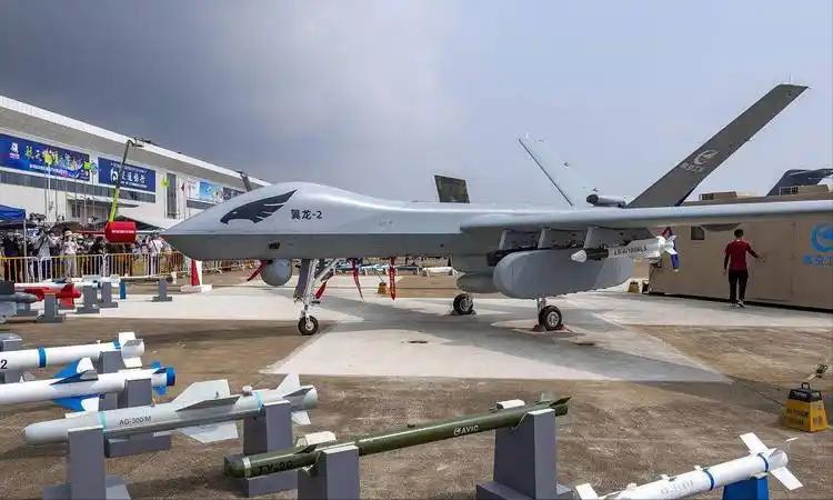 怒砸50亿美元，沙特这回真急了。放着满世界的军火贩子不找，偏偏盯上中国翼龙-3。