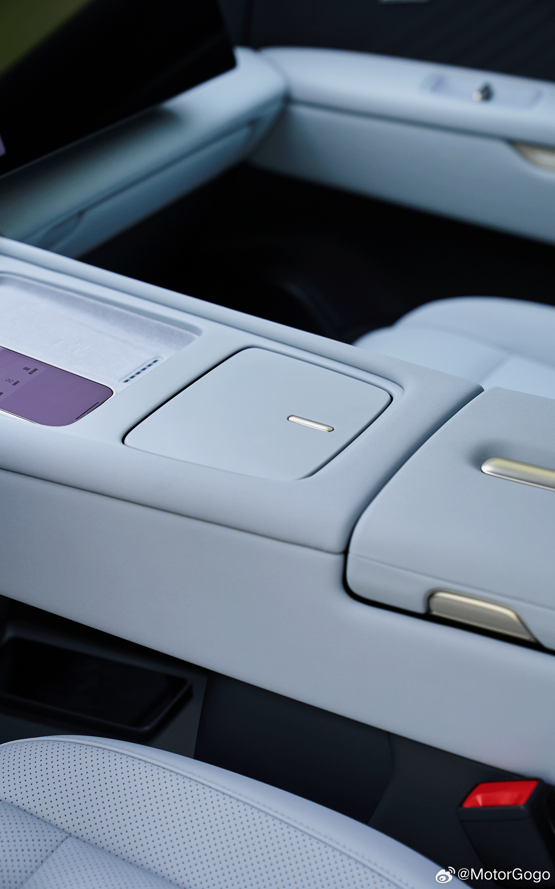 明天上午 10 点，记得来看大众与众 08 的动态视频，大众的德系品质加上小鹏的