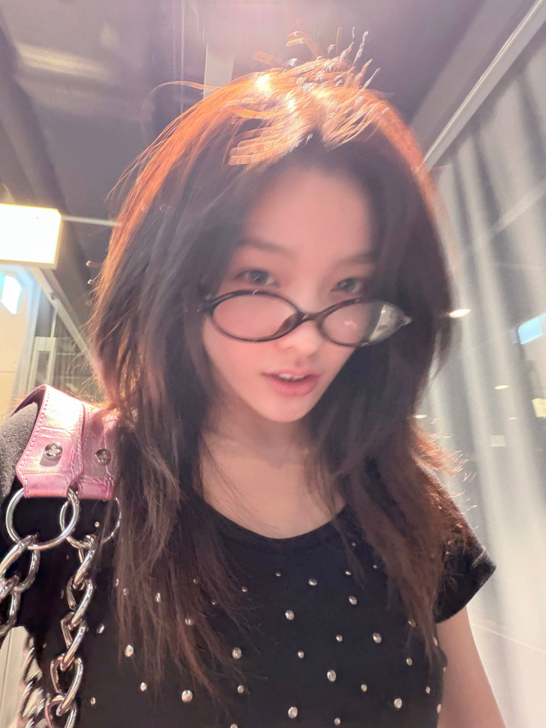 260612 Iroha更新wvs谁的眼镜~呀~~ ⸜(⚯)⸝ 