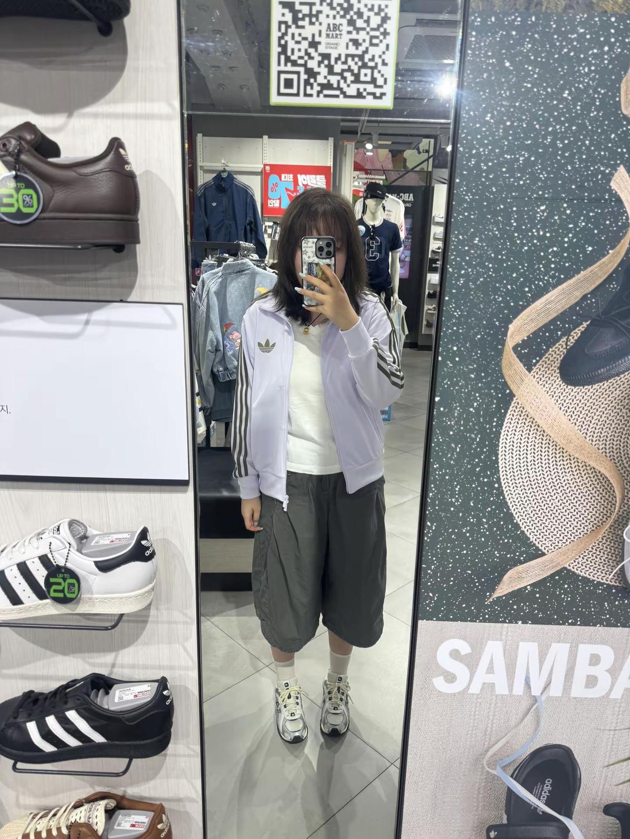 上新！🇰🇷阿迪🔥。这个莫兰迪紫色也太piu亮了～好清新哇阿迪达斯ootd 