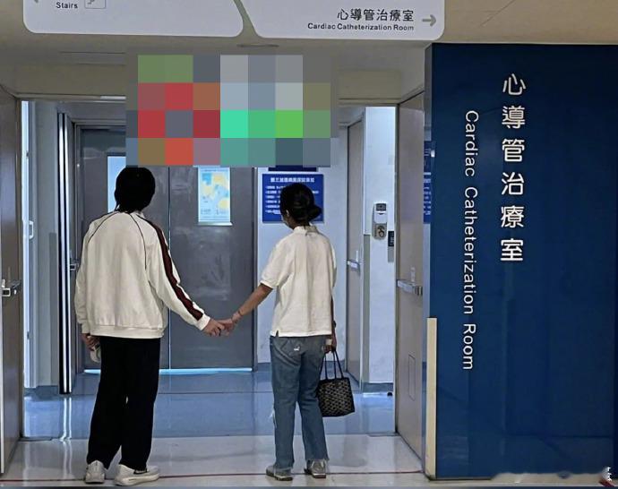 萧敬腾岳父被送急诊 据台媒9月2日报道，有网友目击萧敬腾岳父林光宁搭上救护车送往