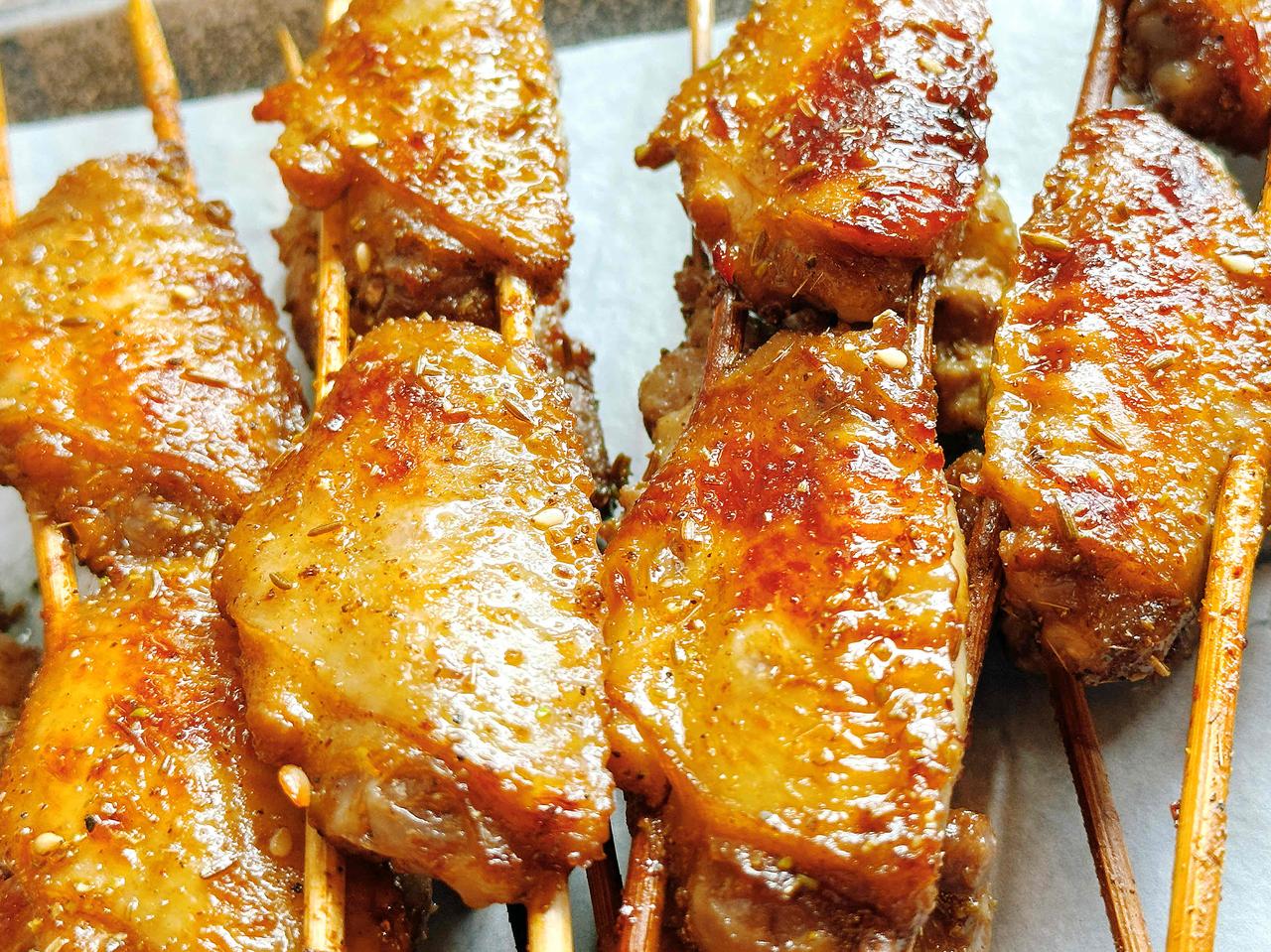 您真的认为AI和机器人会彻底取代人类吗？我觉得不会。从实际使用效果来看，它们似乎