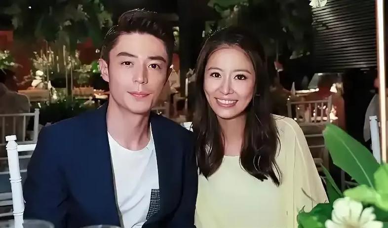 林心如霍建华这对，七年婚姻没被狗仔抓到雷点，靠的是两条硬杠杠。
 
一条是霍建华