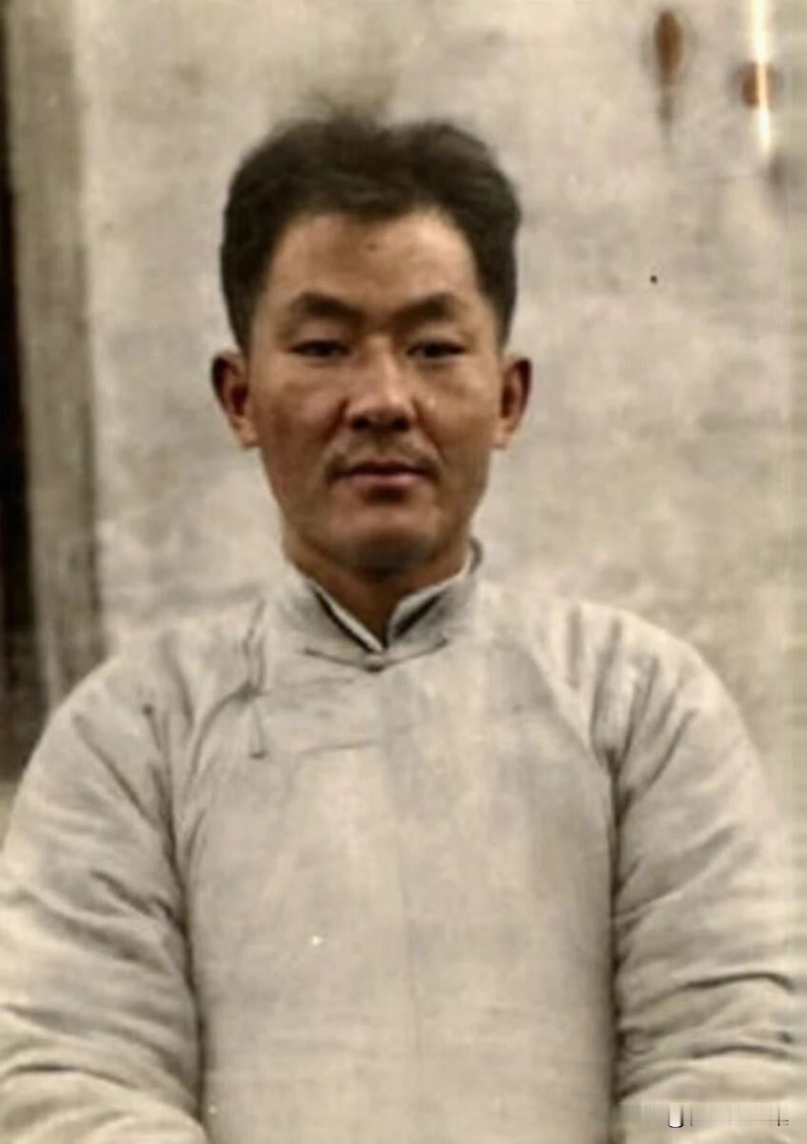 1935年，刺汪事件核心人物贺坡光（贺少茹）被捕后的历史照片。作为晨光通讯社采访