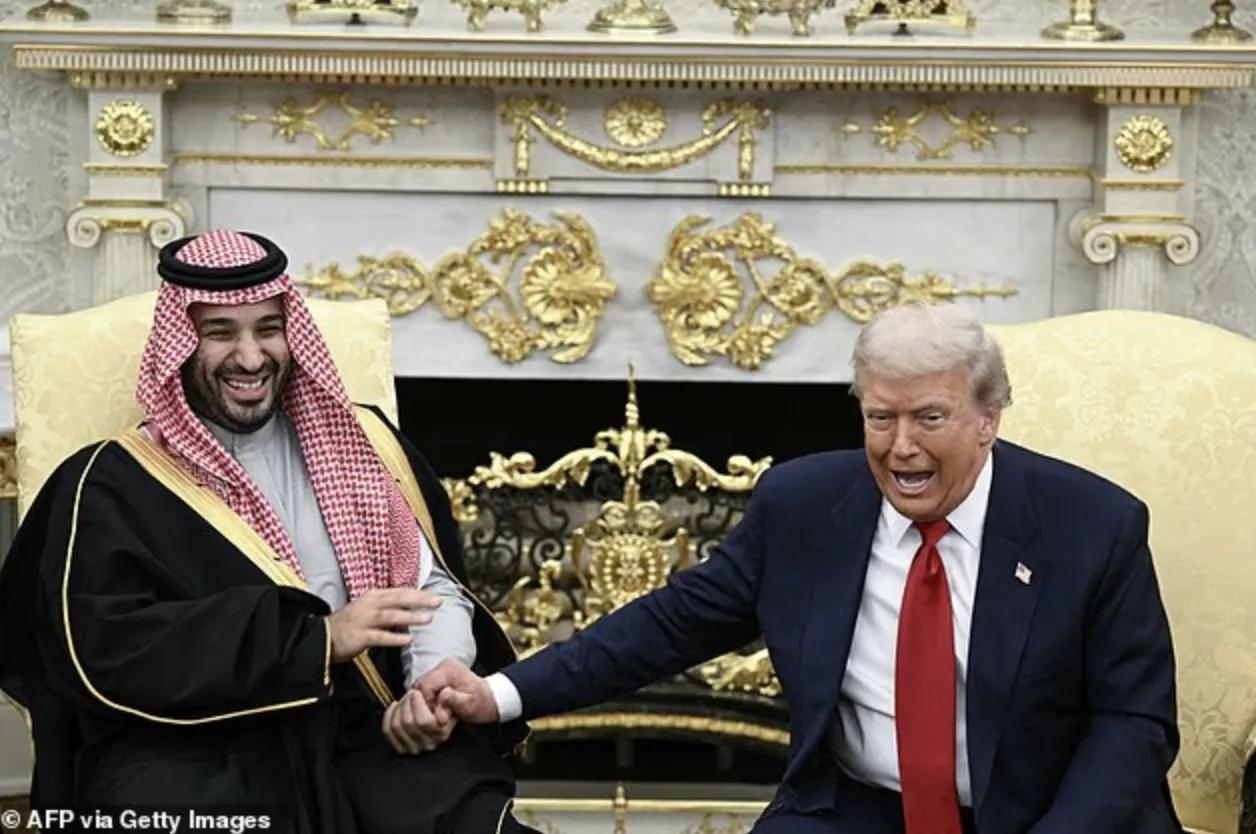 沙特王储穆罕默德·本·萨勒曼（MBS）被曝近日多次与总统川普通话，力劝美国不要在