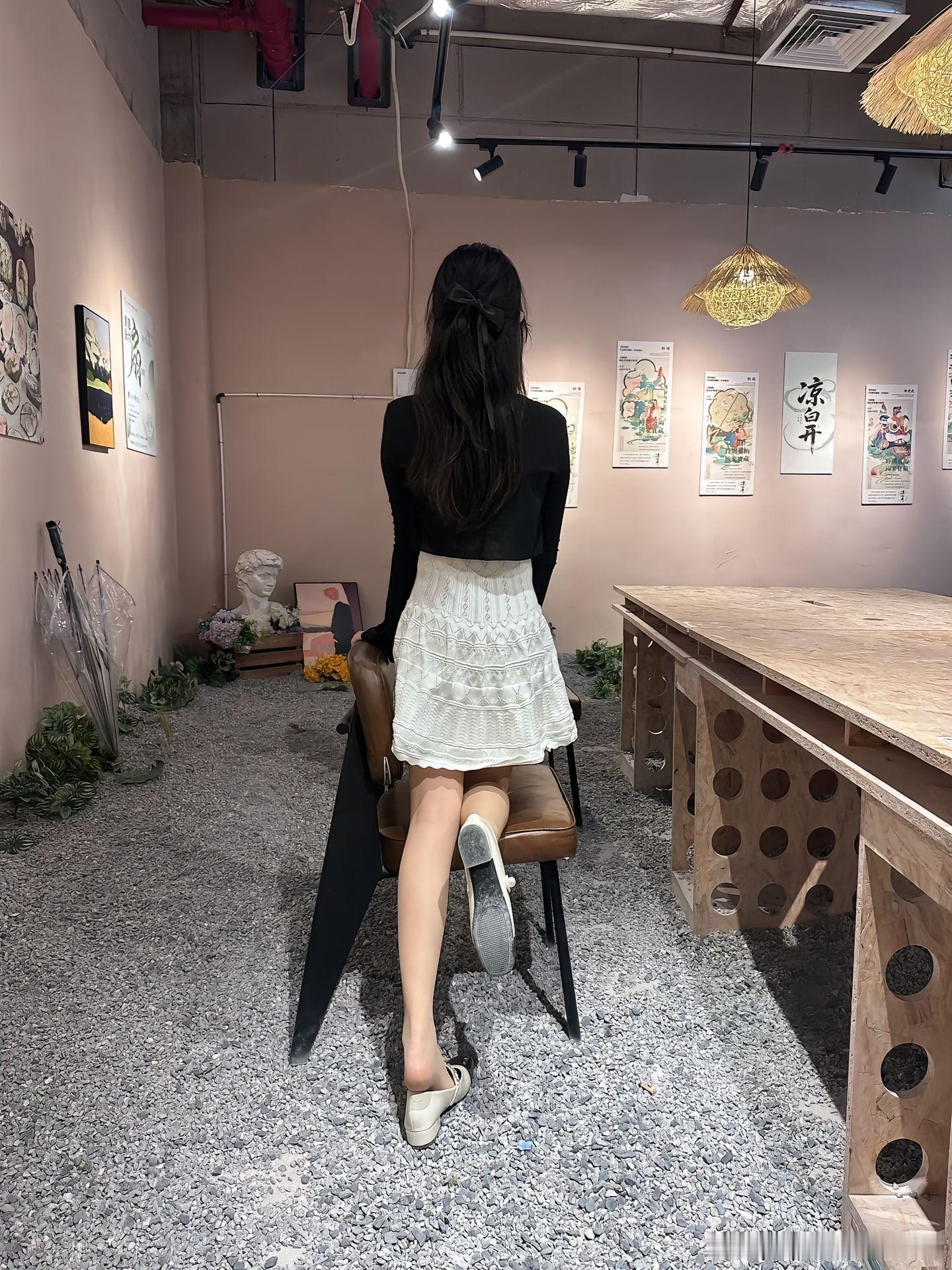 穿上丝袜更显温柔～ ​​​