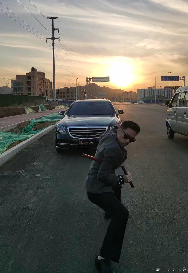 小李飞车 几年前的老照片，这小子好酷啊！[doge] ​​​