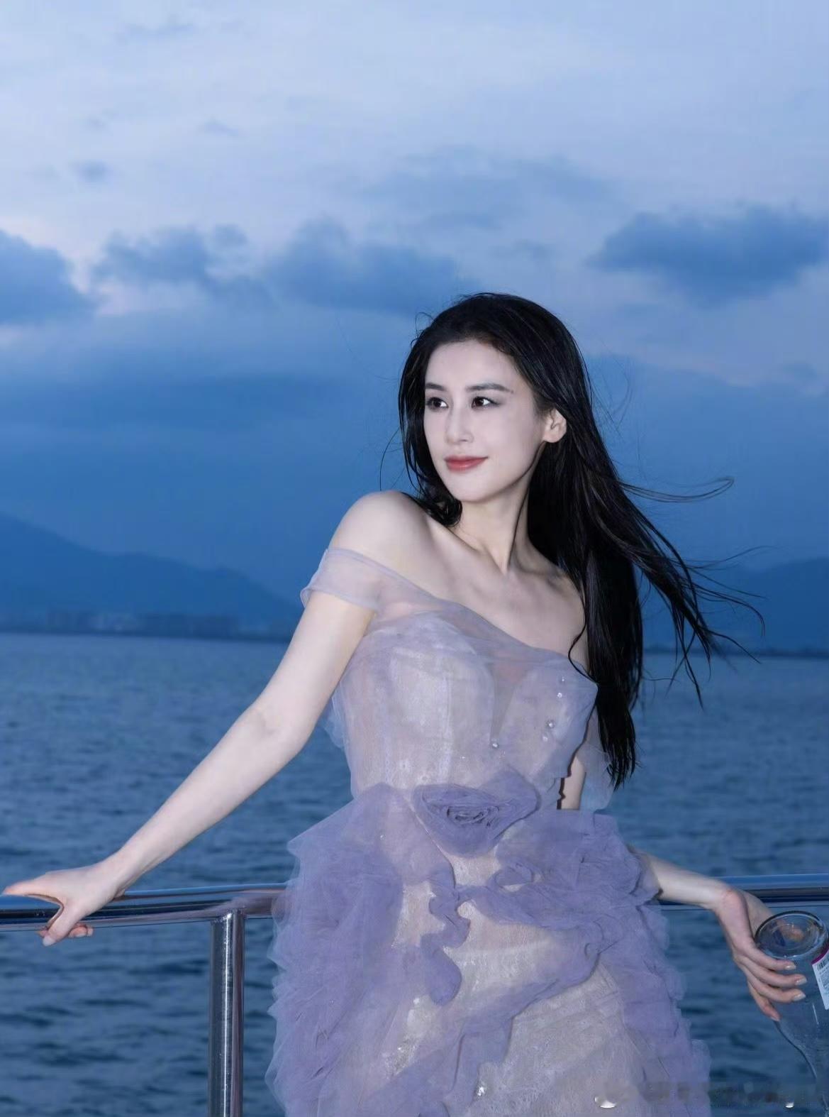 黄圣依说她不接受婚前同居，我特意去查了一下当时黄圣依和杨子的恋情……

原来他们
