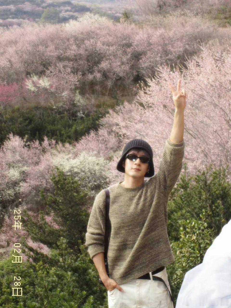 韩东君那是监控不是摄像机 韩东君真的太有趣了~把监控当成了摄像机，还有在可爱的互