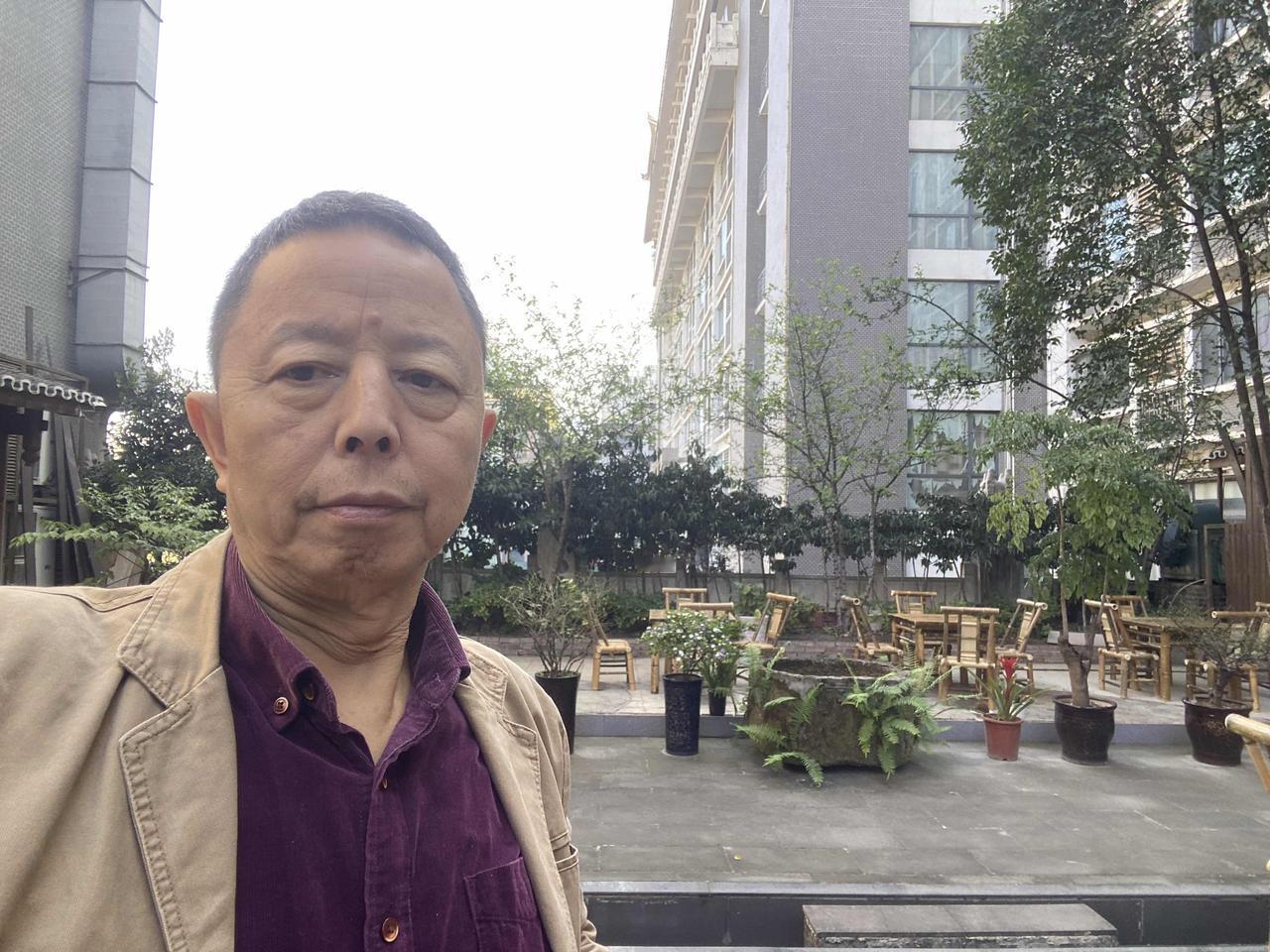 蒲子敏谈汝窑瓷器鉴定精要！
问：专家说现存国内传存的汝窑瓷器仅有一百多件吗？
答