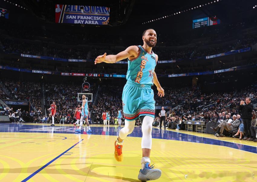 近日火箭球星杜兰特和范弗里特在播客节目《Unguarded》中谈到了全明星话题。