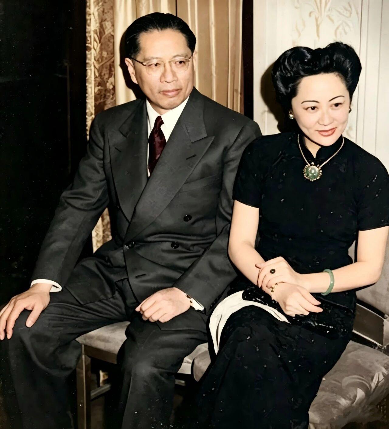 宋子文与夫人张乐怡。
1945‑1946年，美国华盛顿。
 
抗战胜利前后，宋子