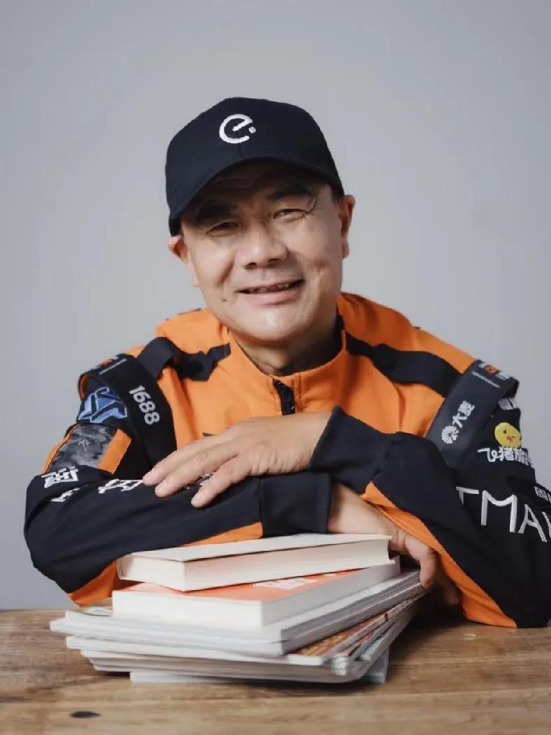 外卖骑手王计兵入围鲁迅文学奖：
   今年7月12日,中国作家网发布《第九届鲁迅