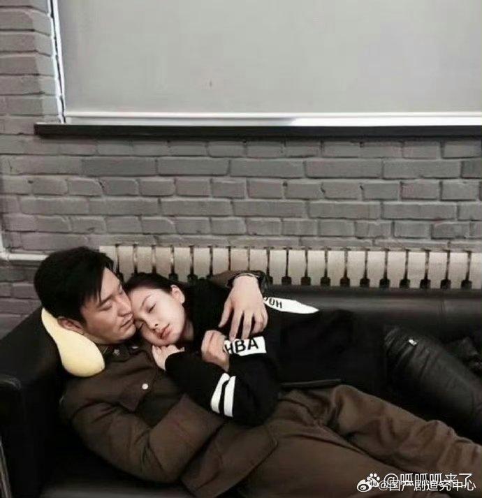 这个时期的黄晓明真的好爱，满满的保护欲... 