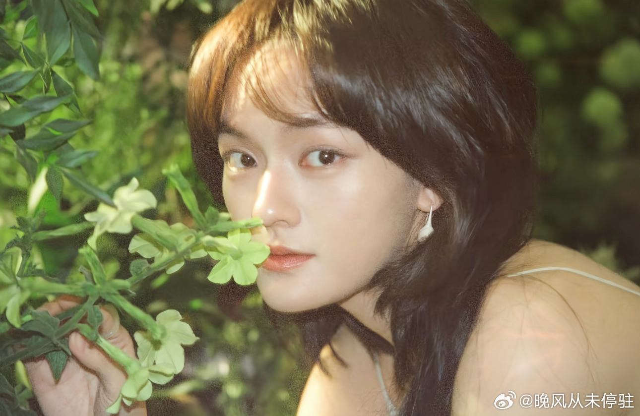 文淇 高干文女主文淇 是多少人心中的爽文女主她自带一股清新气息 让人看了就觉得温