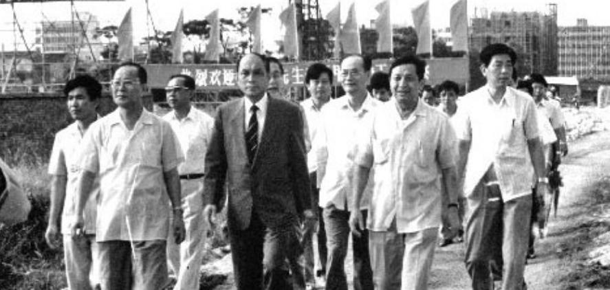 [中国赞]1982年广州白天鹅宾馆被军方强制要求建立高射炮台，董事长霍英东无奈之