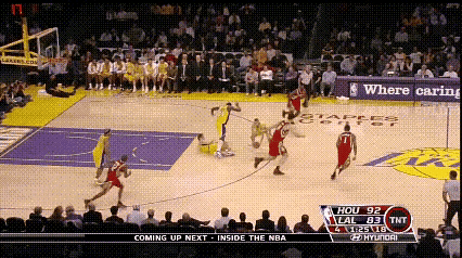 大家还记得这一场比赛吗？2007至2008赛季的第一场比赛，虽然湖人最终输球，但