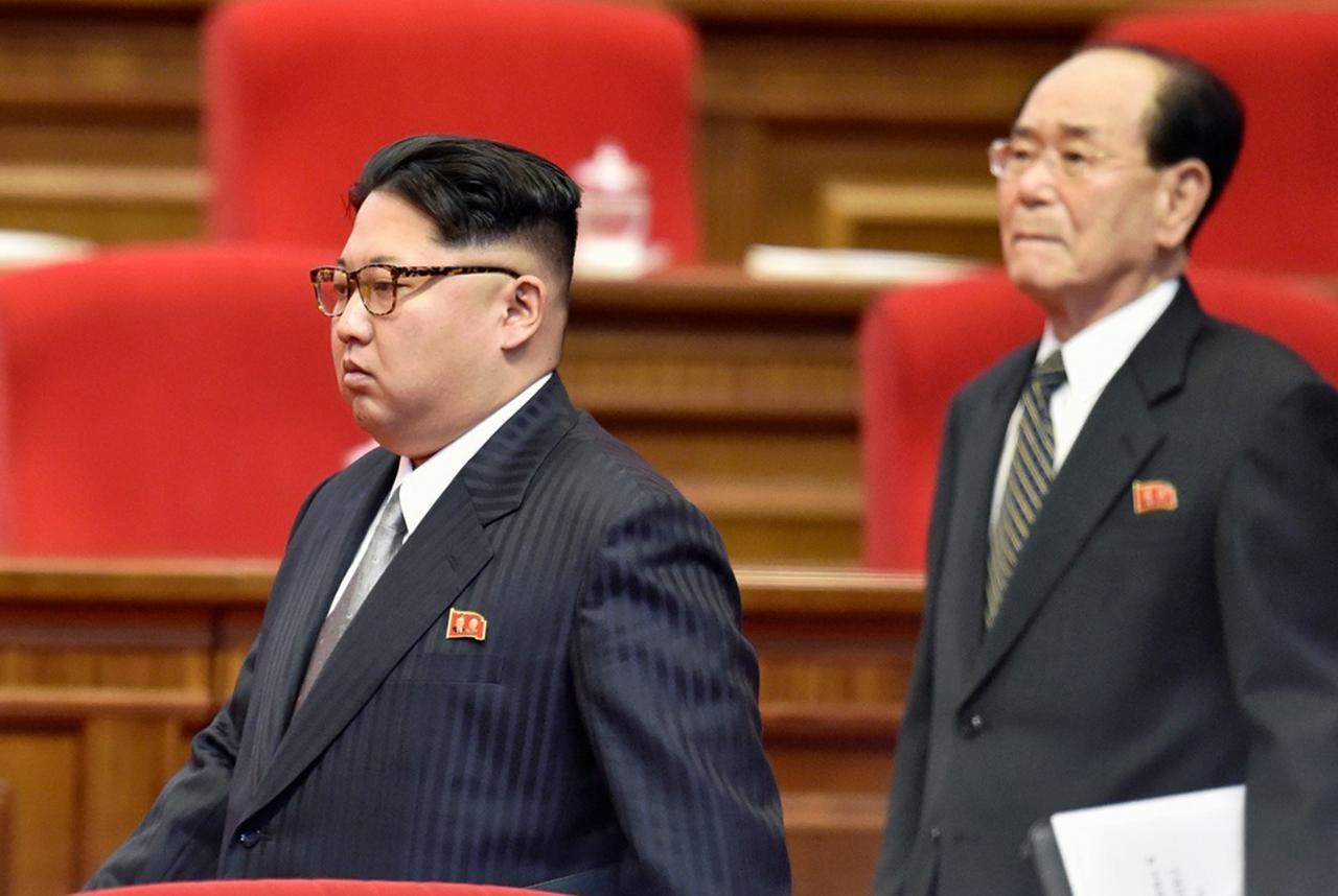 金永南，三朝元老，为什么功高不盖主？
 
在朝鲜的政治语境中，既能凭借专业能力立