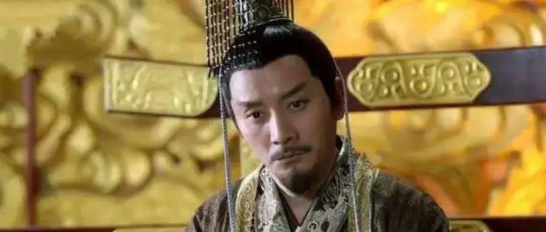 2015年，江西南昌。考古队员揭开海昏侯墓的一刻，愣住了。金饼一摞摞码得整整齐齐