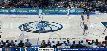 NBA赛场镜头：我是天才，东契奇如是说，我极具创造力！
  这一球，展现出了东契