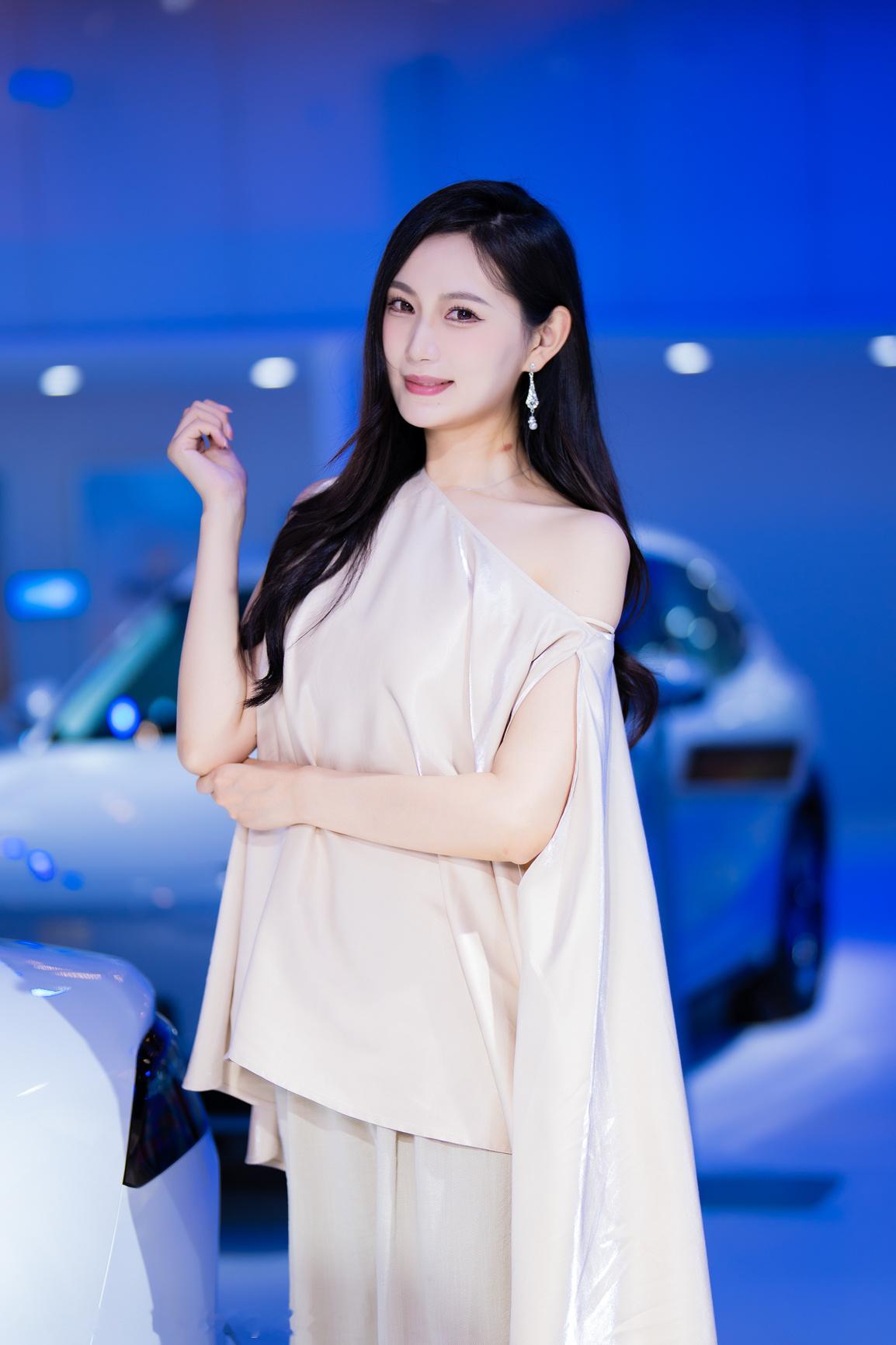 聆听猎人的车展日记聆听在大湾区车展猎人与车展 2026 粤 港 澳 大 湾 区 