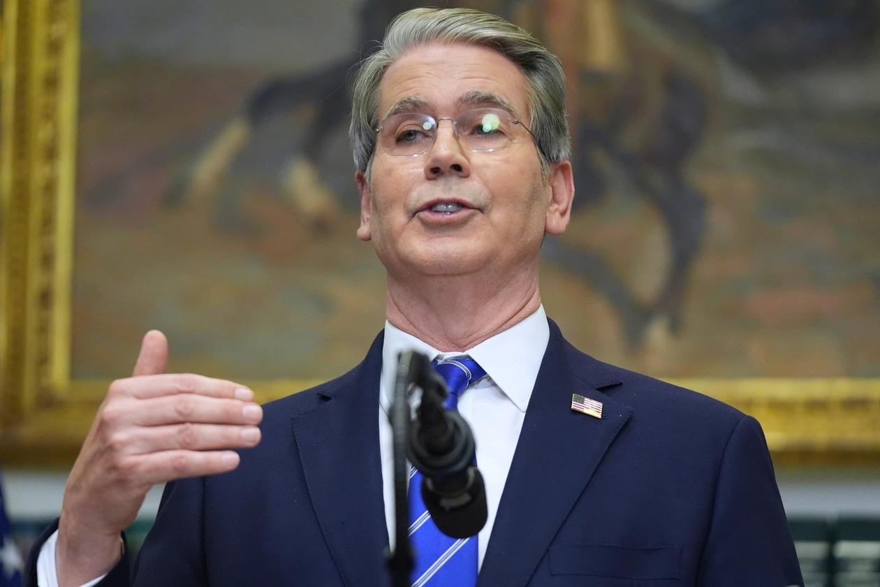 特朗普政府的两份全球安全战略文件因内部对涉华表述的争议而推迟发布。多名知情人士说