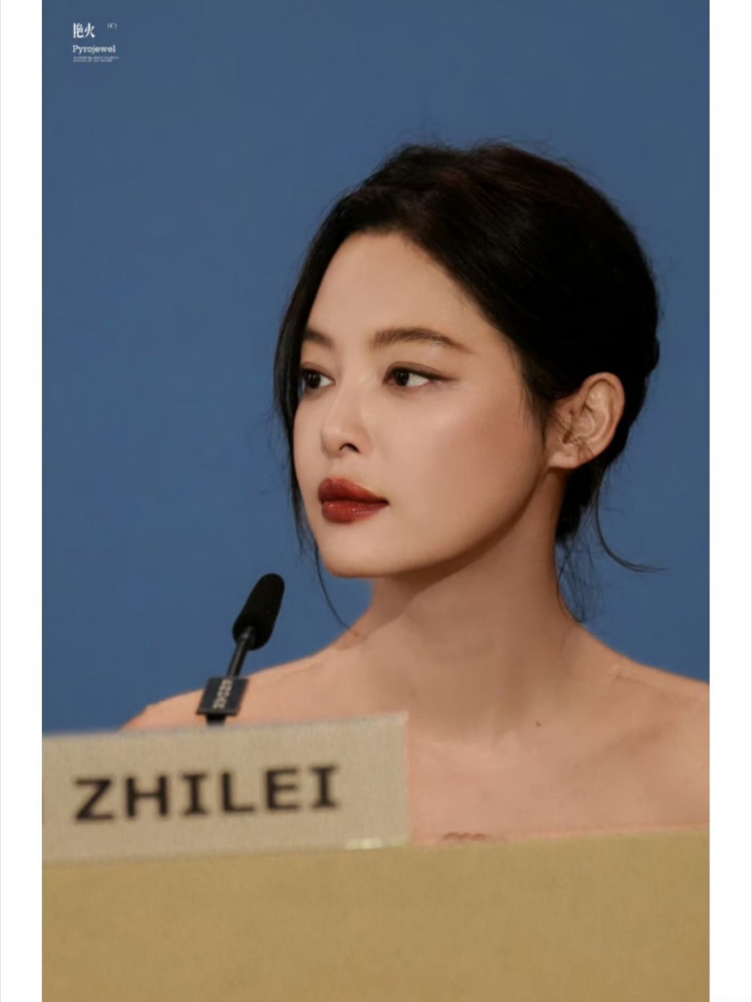 辛芷蕾不许开这种玩笑 一直都超喜欢辛芷蕾[偷乐]超喜欢她的气质 ​​​