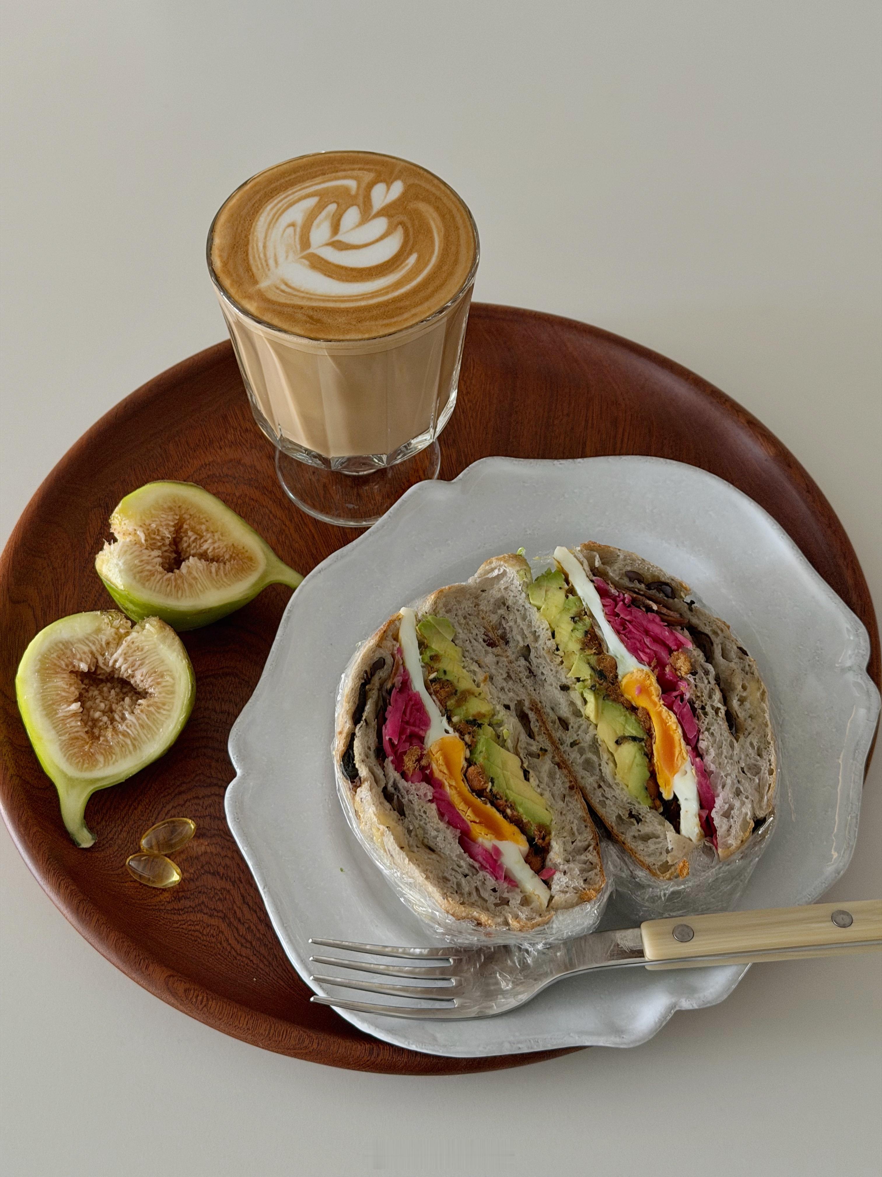 好好吃饭占七成的最近当你去朋友家吃饭安排了比自己家还清淡的饮食快乐起飞～ ​​​