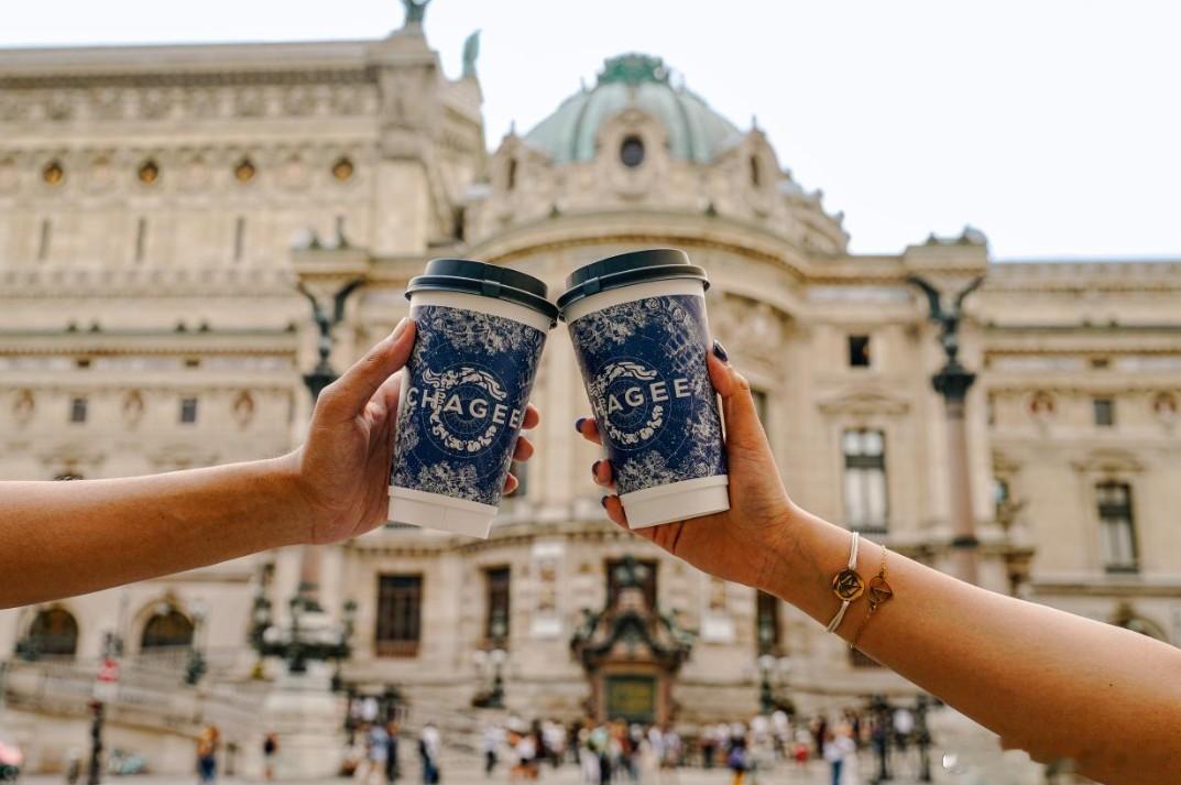 海外营收暴涨，霸王茶姬是怎么征服外国人的？近来，霸王茶姬海外市场却保持着高歌猛进