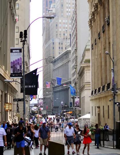 美国三权分立的理论基础是人性是恶的，西方人根本不相信这个世界有大公无私的人，为了