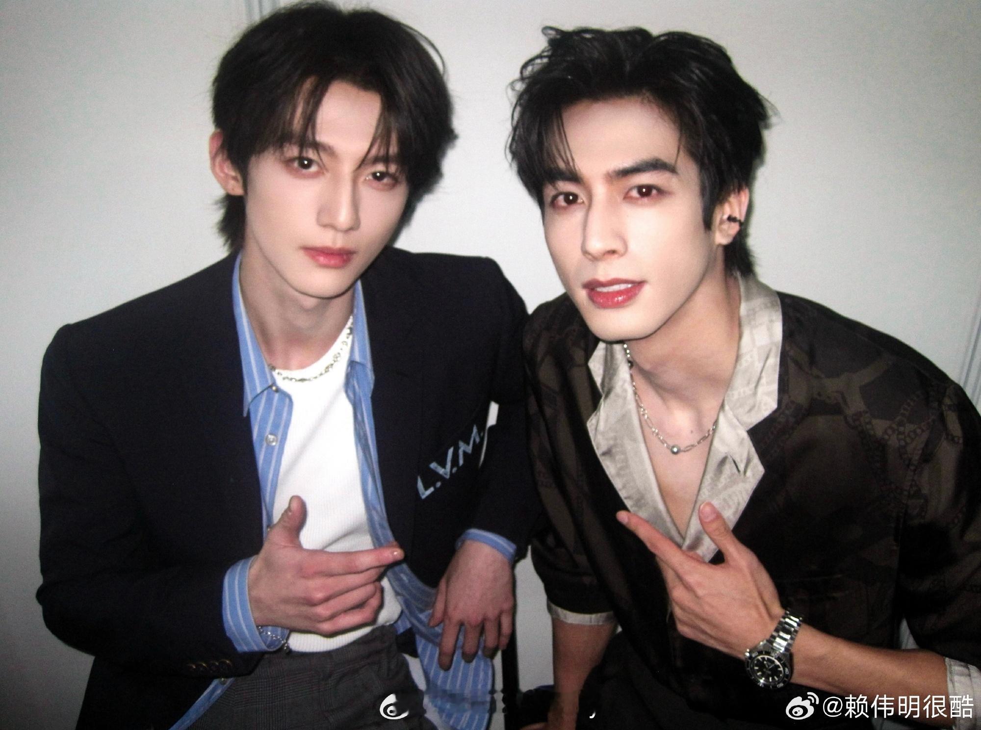 偶们骄阳组 宋威龙 赖伟明 章昊微博之夜后台合照