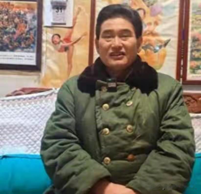 红歌不就是唱的吗？红歌能唱，地主服不能乱穿？台儿庄这堂课，500块罚款买不来！