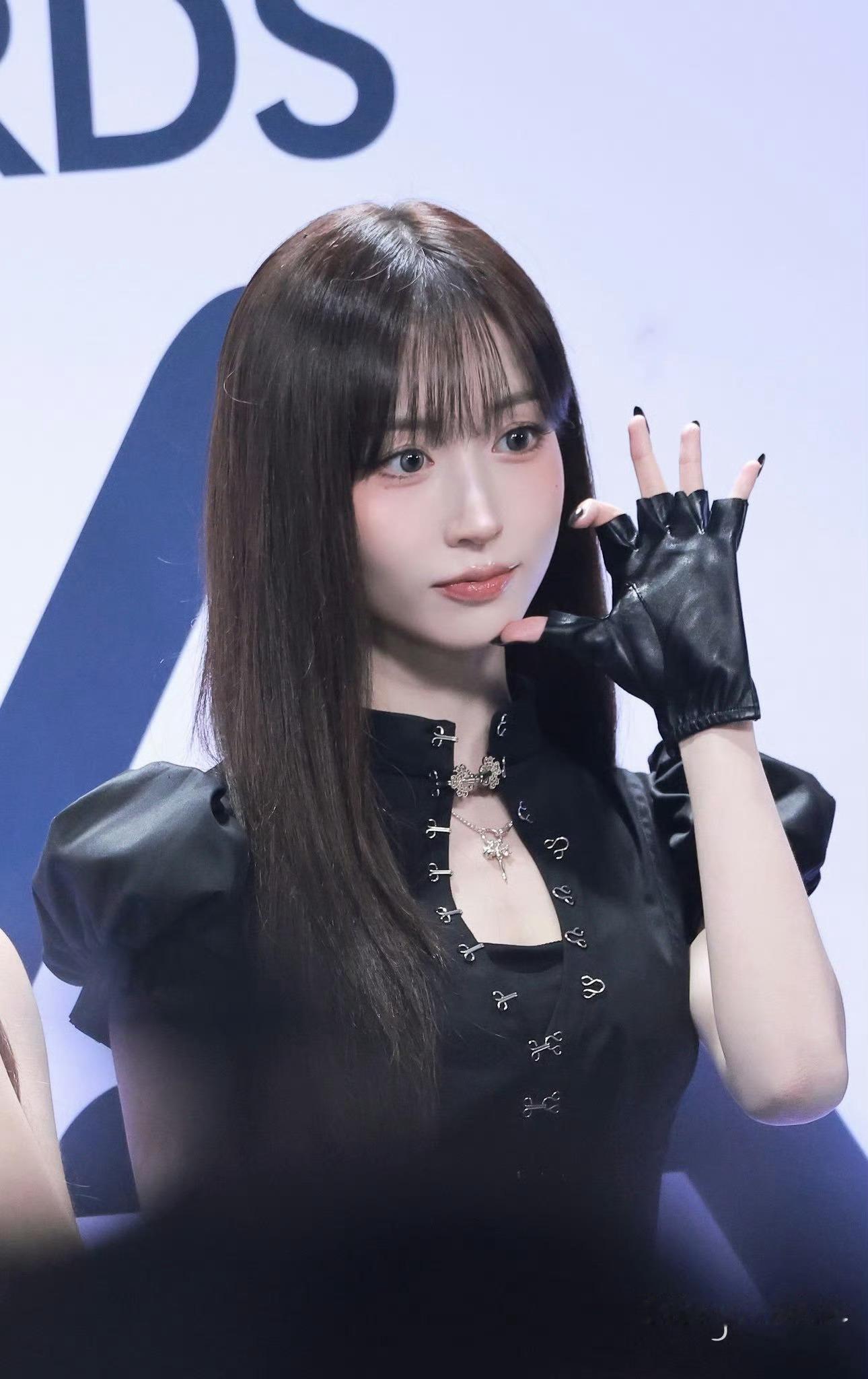 吴海媛[超话] 💖 吴海媛主唱ace 260920早上好，吴海媛[努力] ​​